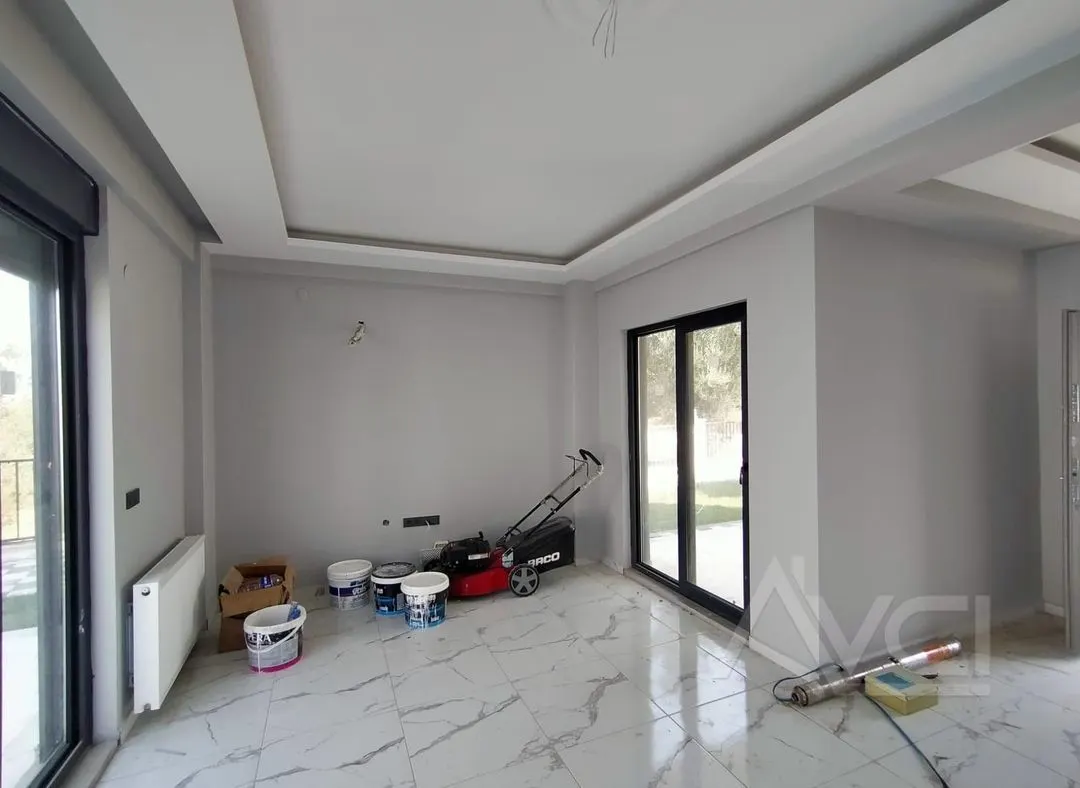 AVCI’DAN TAM MÜSTAKİL DENİZ MANZARALI 275M2 ARSALI VİLLA