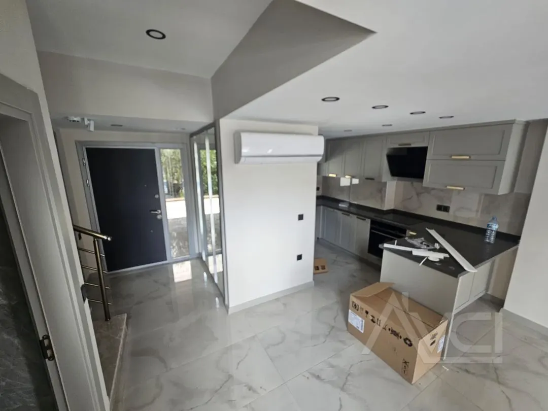 AVCI'DAN YOLUN ALTINDA TAM MÜSTAKİL HAVUZLU LOFT VİLLA