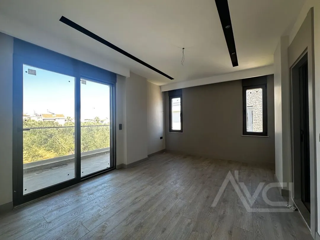AVCI’DAN KÜÇÜKKUYUDA DENİZE 350MT GİRİŞTE ODALI MÜSTAKİL HAVUZLU