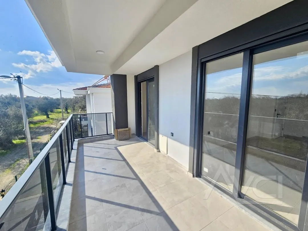 AVCI’DAN DENİZE 300 MT YOL ALTINDA 4+1 LÜKS VİLLA