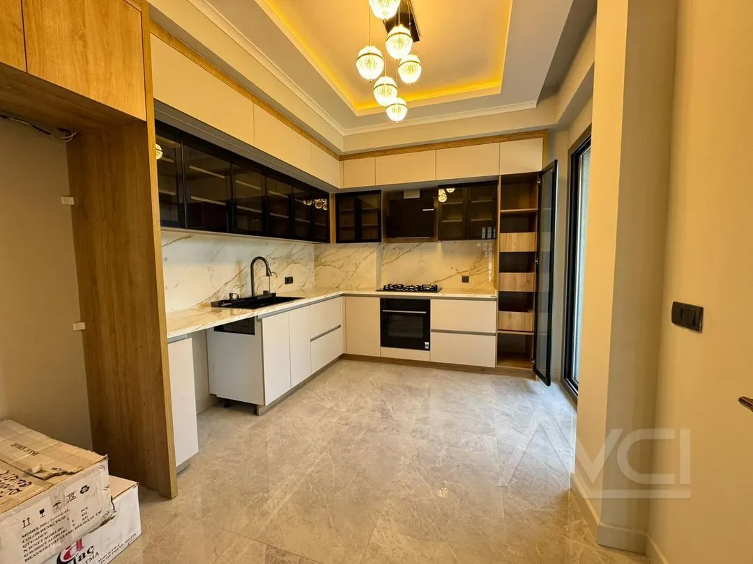 AVCI’DAN YOLUN ALTINDA MÜSTAKİL HAVUZLU 4+1 VİLLA