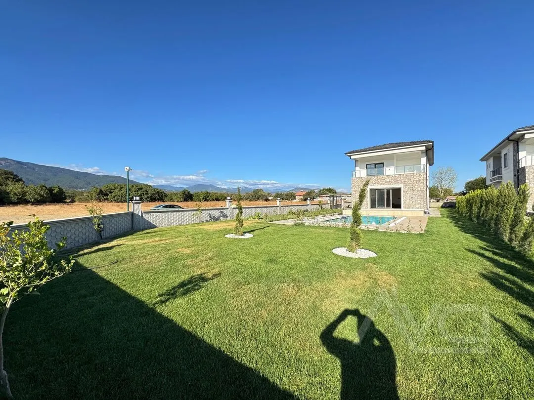 AVCI’DAN GÜRE-AKÇAY ARASI 600M2 ARSA MÜSTAKİL HAVUZLU LÜKS VİLLA