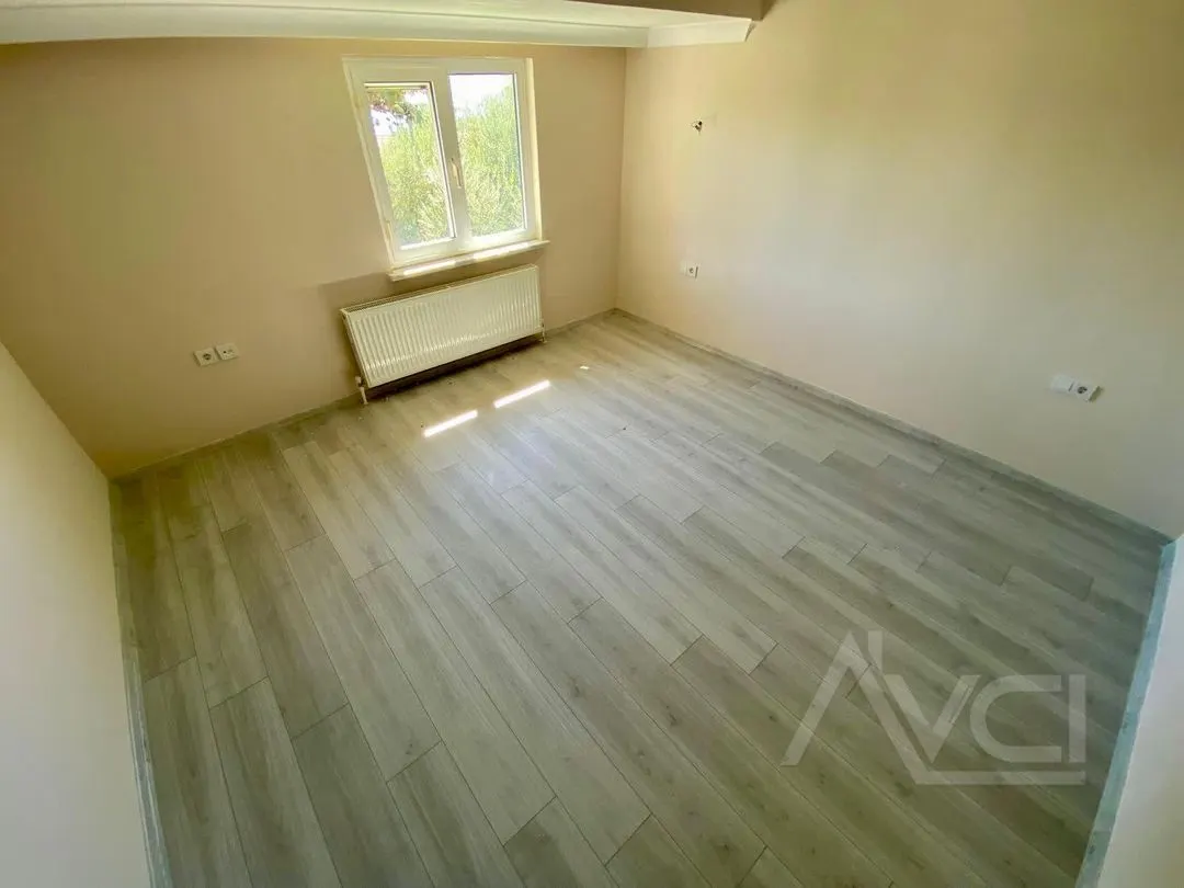 AVCI’DAN 3+2 DENİZ MANZARALI 7.000m2 ARSA İÇİ HAVUZLU YAPILI VİLLA