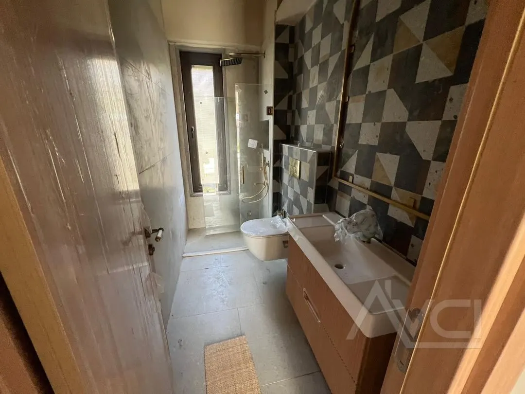 AVCI'DAN 600M2 ARSA TEK KATLI TAŞ 3+1 DENİZ MANZ EN ÖN VİLLA