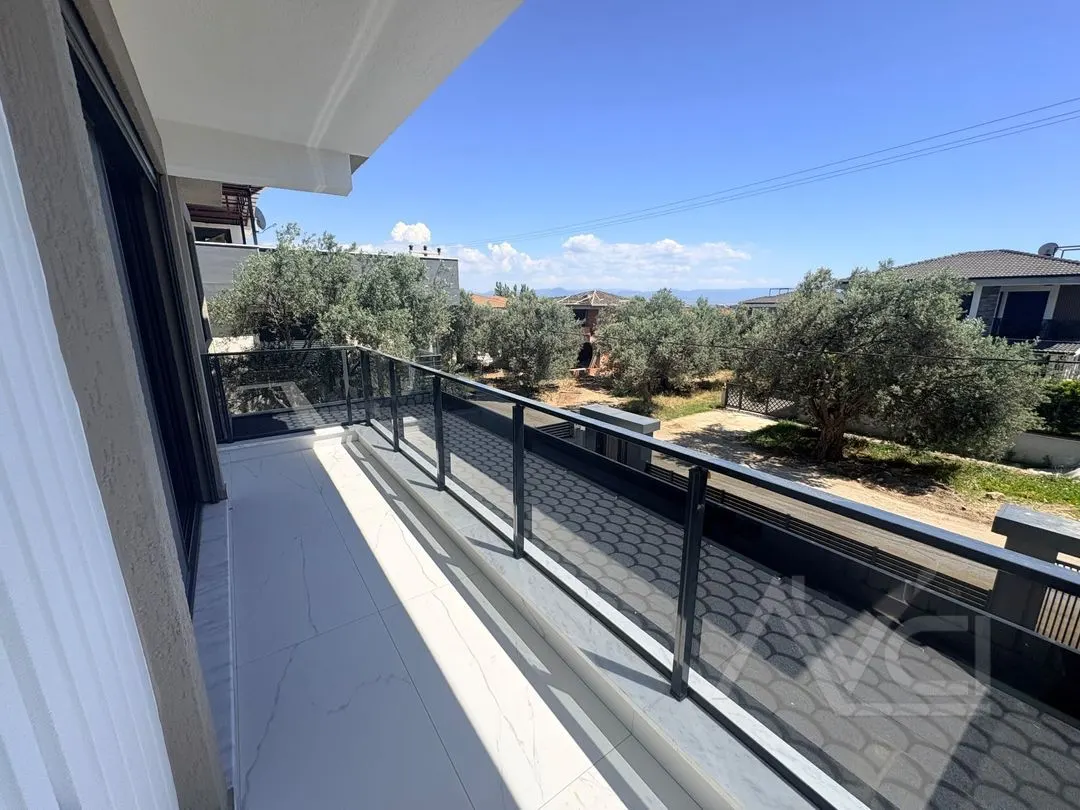AVCI’DAN GÜRE OTELLER BÖLGESİNDE 4+1 OTOPARKLI BAHÇELİ TEK MÜSTAKİL VİLLA