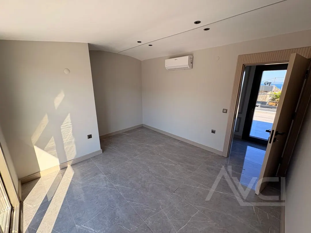AVCI’DAN 650M2 İÇERİSİNDE MÜSTAKİL HAVUZLU ULTRA LÜKS 4+1 VİLLA