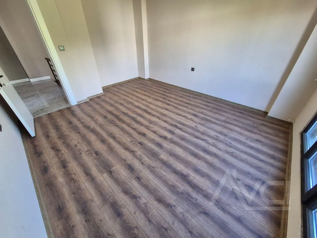 AVCI’DAN AKÇAY GÜRE ARASI DENİZE 750 MT LÜKS SIFIR 4+1 VİLLA