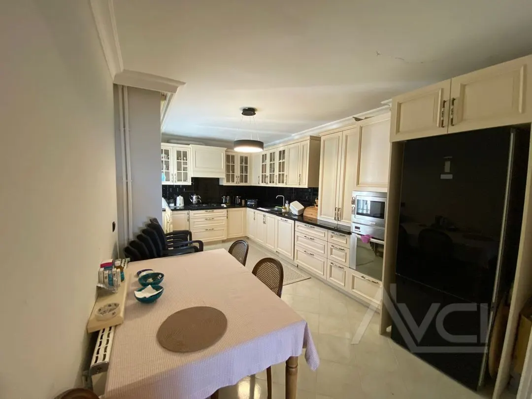 FENERDE DENİZE SIFIR 300M2 ARSA TAM MÜSTAKİL 5+1 VİLLA