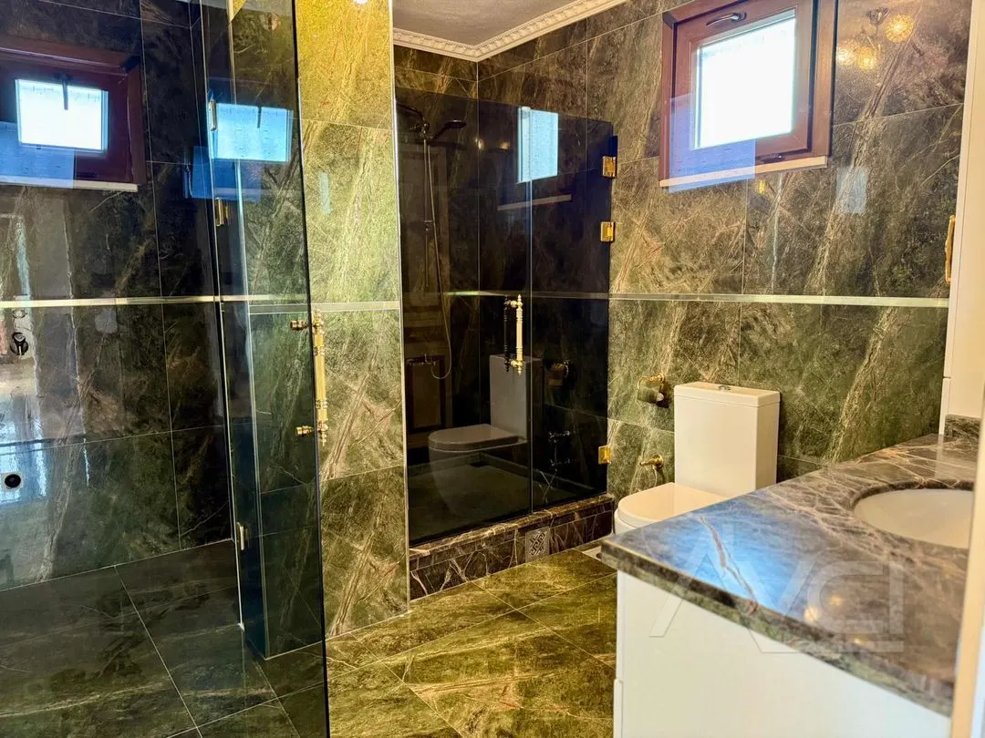 AVCI’DAN 1,500 M2 ARSA İÇİNDE 2 MÜŞTEMİLATLI HAVUZLU MALİKANE