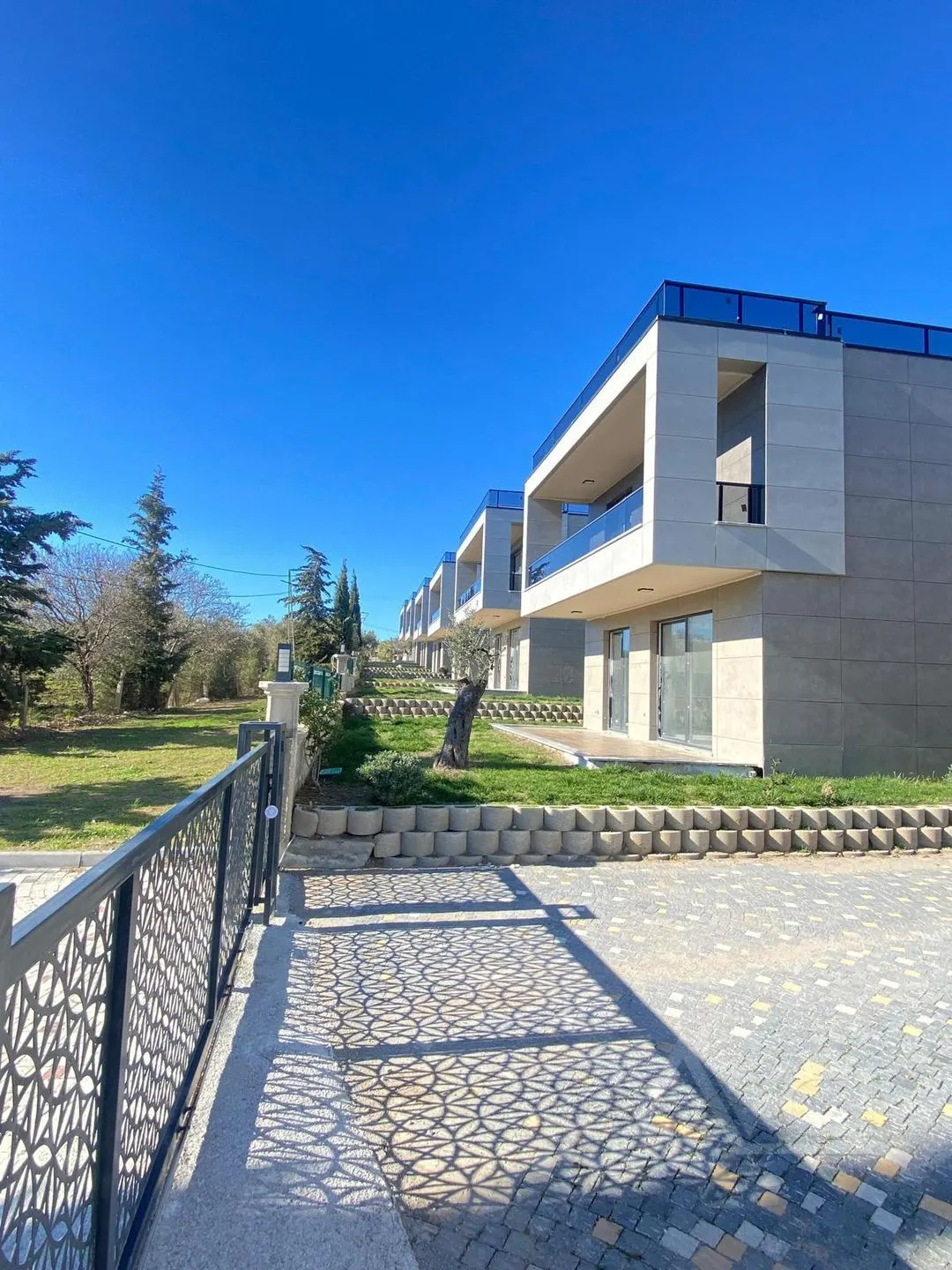 AVCI’DAN İNTALAND SEVGİ KÖYÜNE 300MT TAM MÜSTAKİL 2 HAVUZLU SİTE