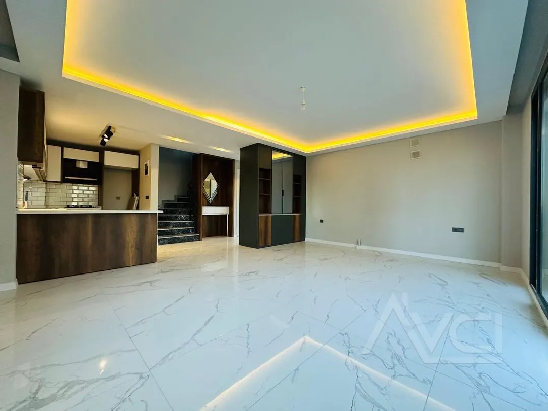 AVCI’DAN SIFIR TERASLI FULL ISLAK ZEMİNLİ VİLLA