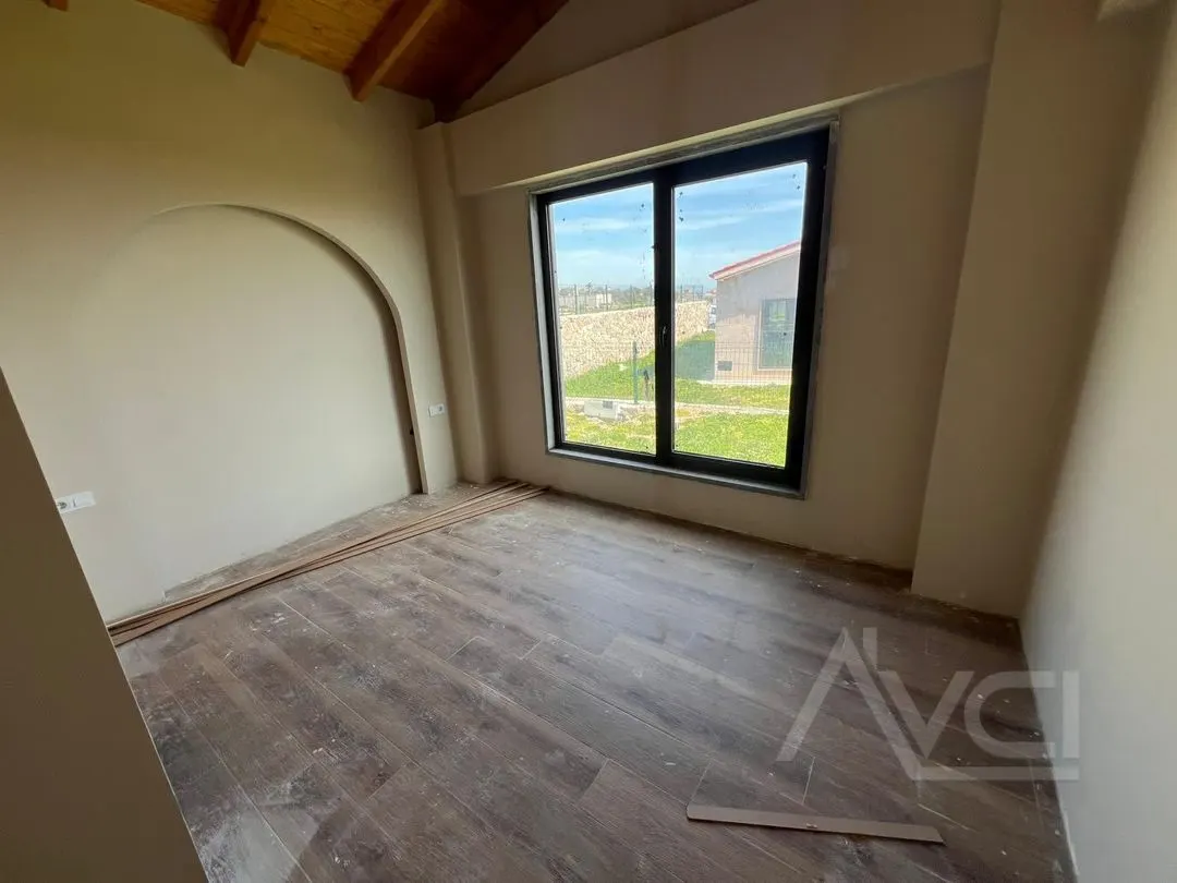 AVCI'DAN 600M2 ARSA TEK KATLI TAŞ 3+1 DENİZ MANZ EN ÖN VİLLA