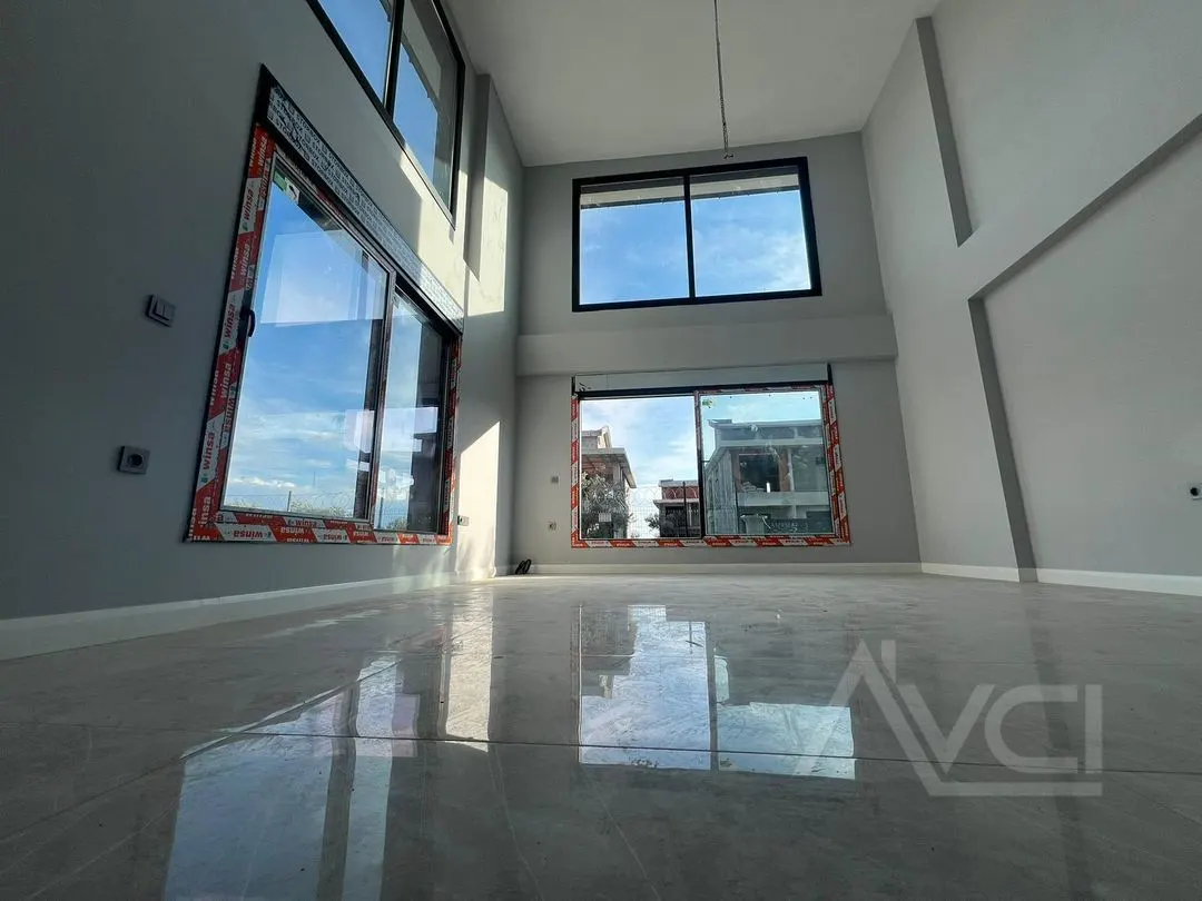 AVCI’DAN 400 M2 ARSA İÇİNDE 5+1 LOFT HAVUZLU VİLLA