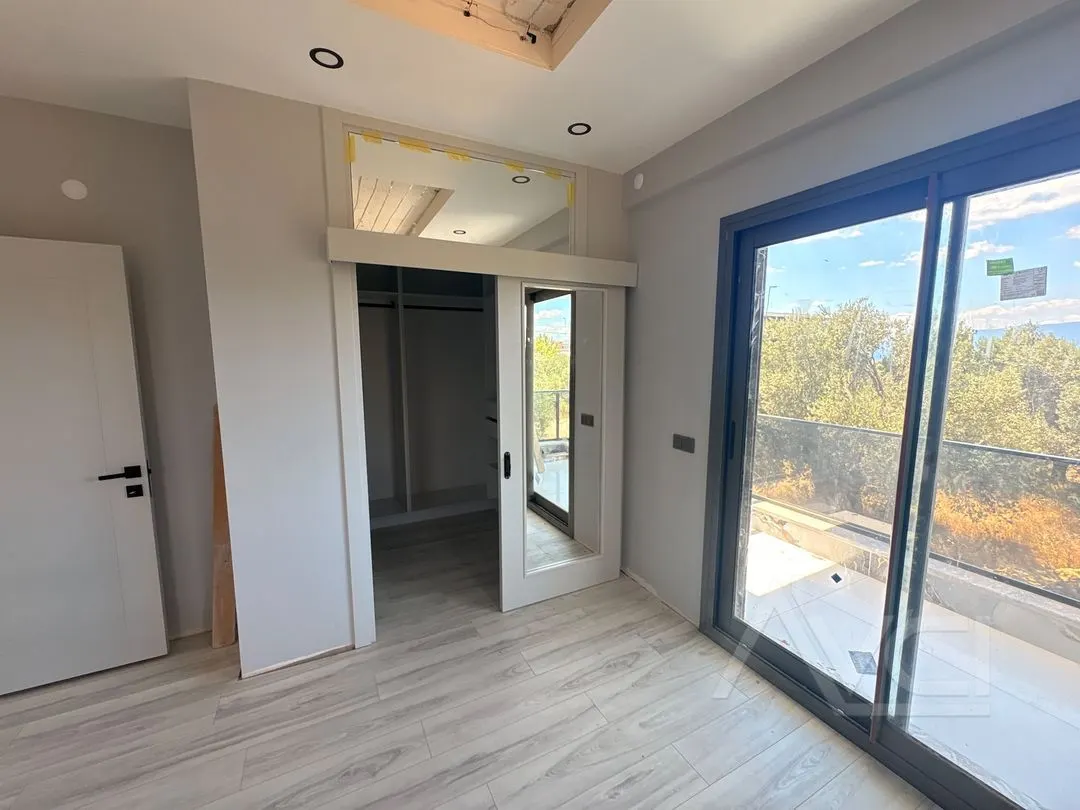AVCI’DAN 3+1 DENİZ MANZARALI GİRİŞTE ODALI 350M2 İÇESİNDE PELİTKÖY’DE TEK MÜSTAKİL