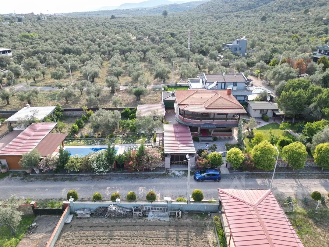 AVCI’DAN 1,500 M2 ARSA İÇİNDE 2 MÜŞTEMİLATLI HAVUZLU MALİKANE
