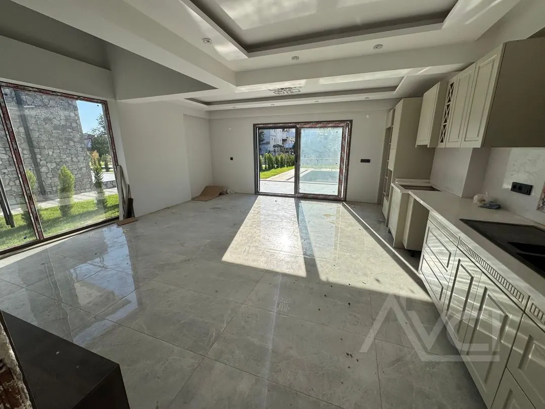 AVCI’DAN GÜRE-AKÇAY ARASI 600M2 ARSA MÜSTAKİL HAVUZLU LÜKS VİLLA