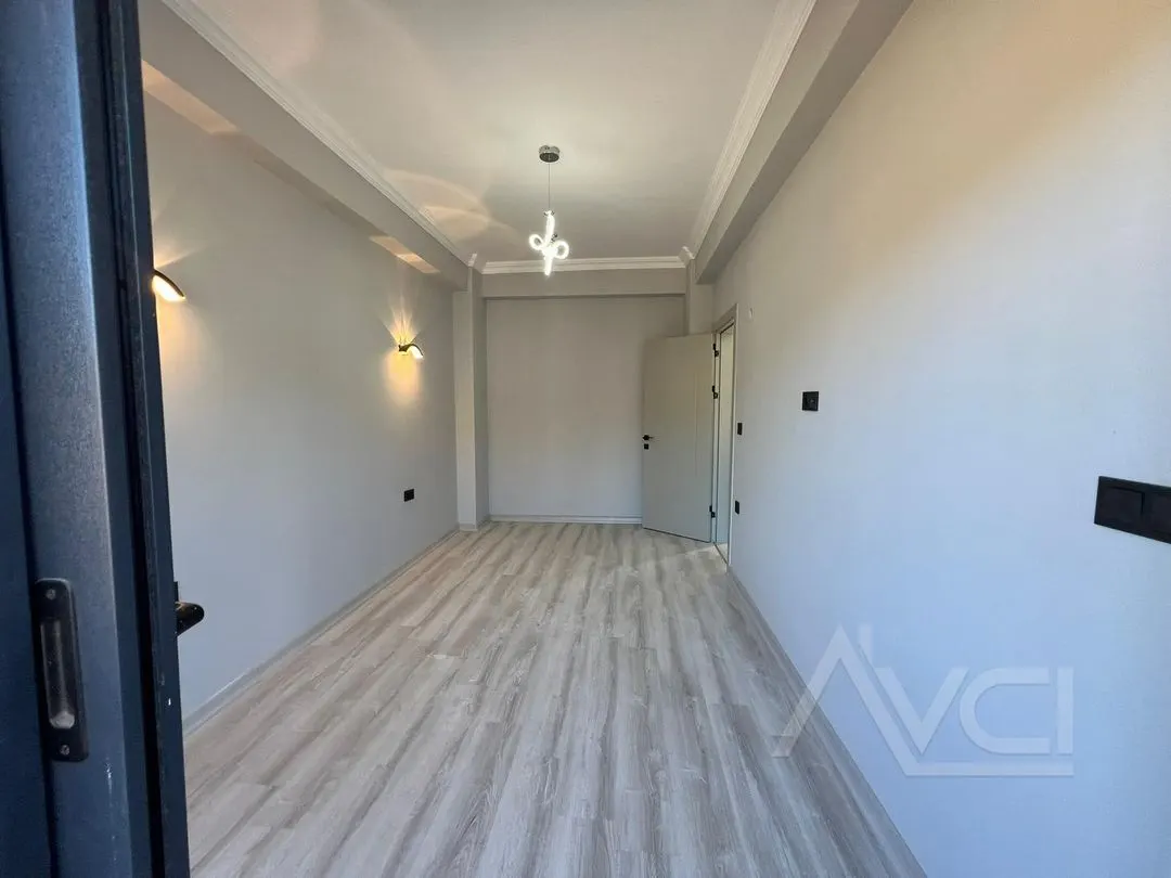 AVCI’DAN YÜRÜYÜŞ YOLU CEPHE /AYRI MUTFAK/GİRİŞTE ODA/MÜSTAKİL VİLLA