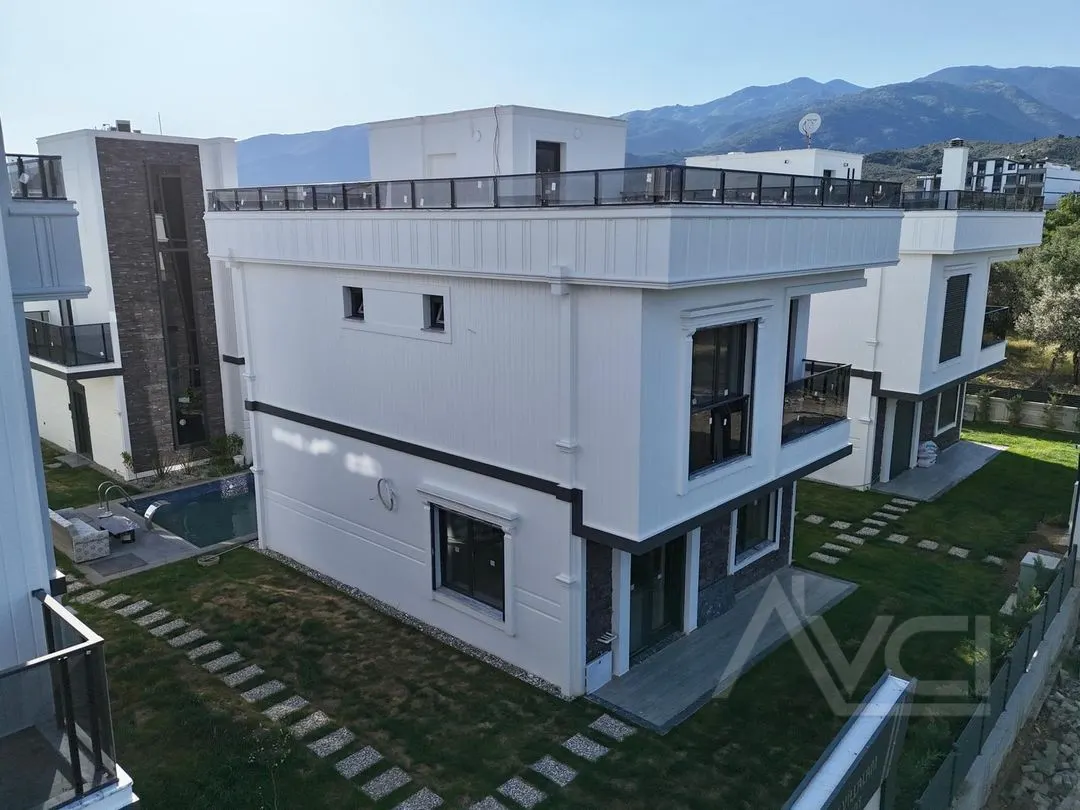 AVCI’DAN HAVUZLU GİRİŞTE ODALI 4+1 LÜKS VİLLALAR