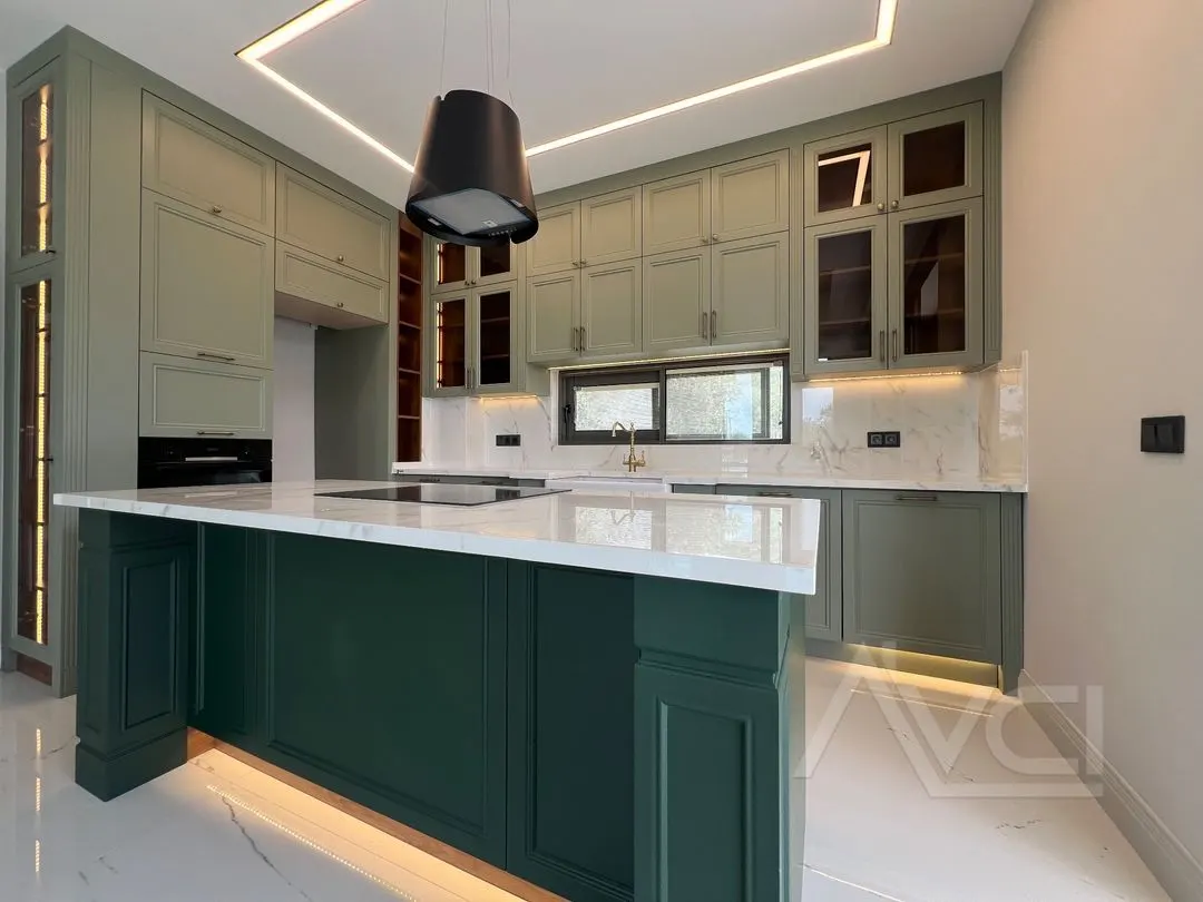 AVCI’DAN 700M2 ARSA İÇİNDE GİRİŞTE 2 ODALI HAVUZLU LÜKS ALAÇATİ TARZI VİLLA