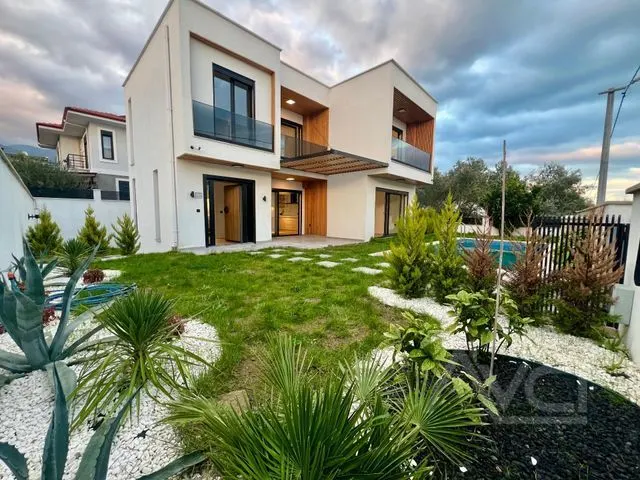 AVCI’DAN OTELLER BÖLGESİ 350 M2 ARSALI MÜSTAKİL HAVUZLU 5+1