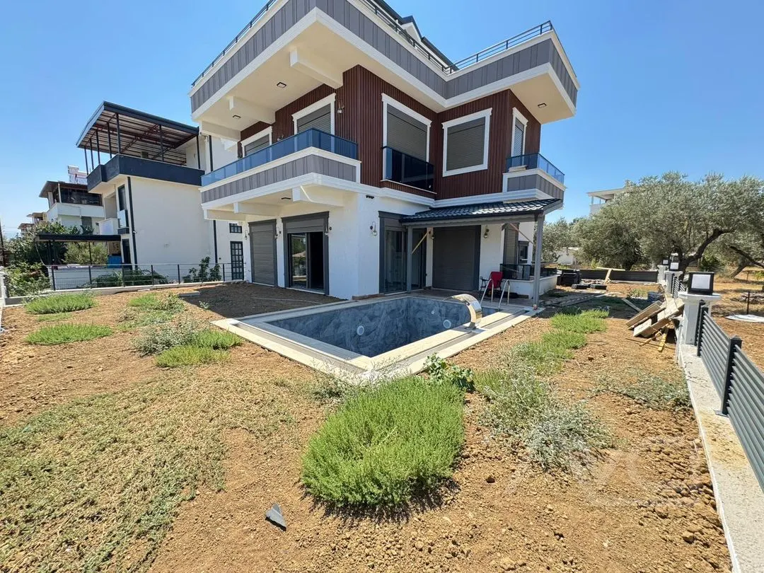 AVCI’DAN YOL ALTI 400 M2 ARSALI MÜSTAKİL HAVUZLU 6+1 VİLLA