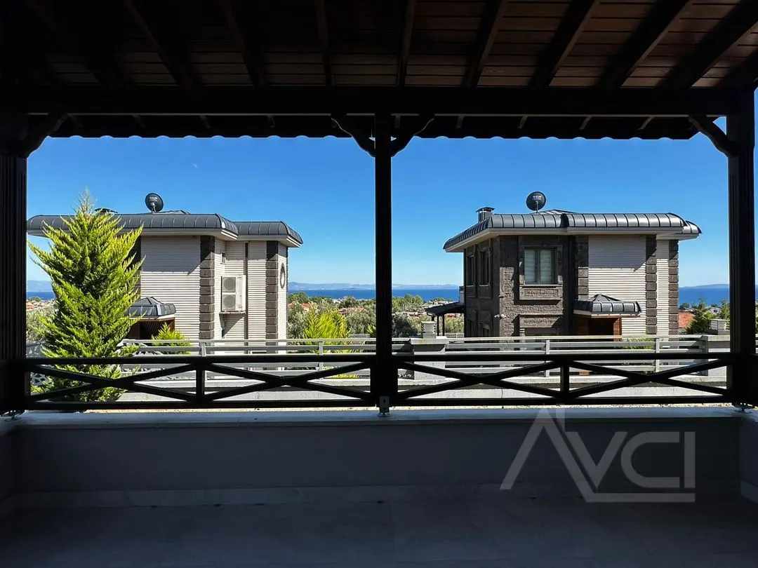 AVCI’DAN 600M2 ARSA ZEMİN DENİZ MANZARALI MÜSTAKIL HAVUZLU VİLLA