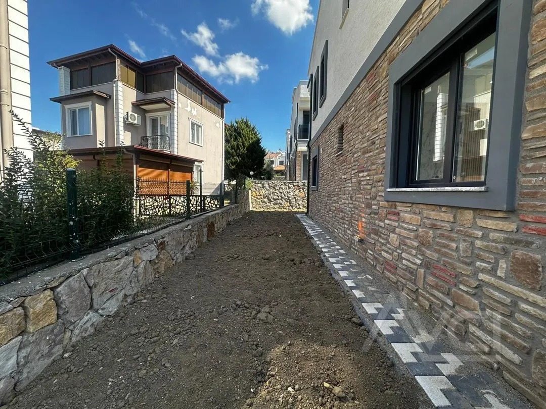 AVCI’DAN TAM MÜSTAKİL BAHÇEDEN DENİZ MANZARALI DENİZ250MT VİLLA
