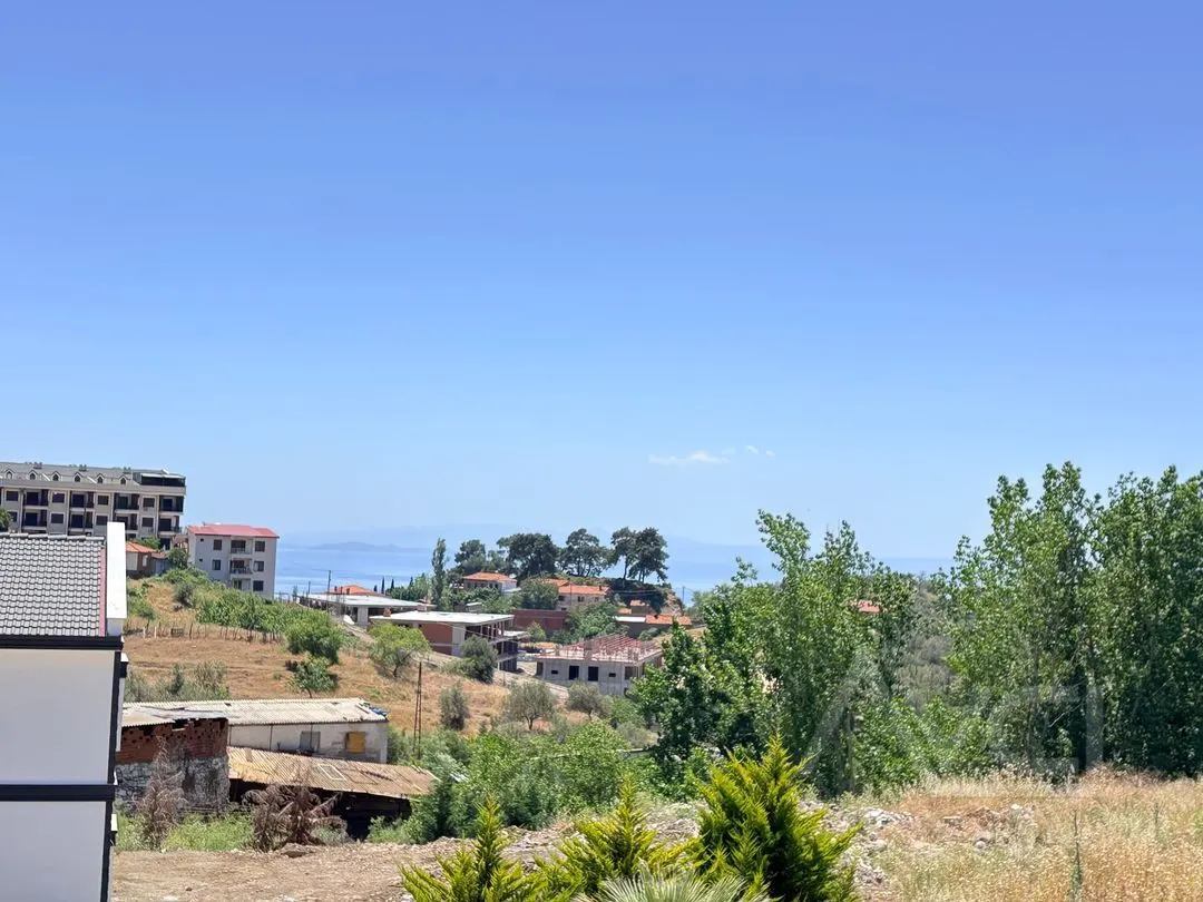 AVCI’DAN NARLI’DA KÖY İÇERİSİNDE 3 KATLI  6+1
