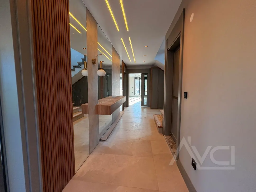 AVCI’DAN AVCILAR’DA 600M2 4+1 MÜSTAKİL HAVUZLU LÜKS VİLLA