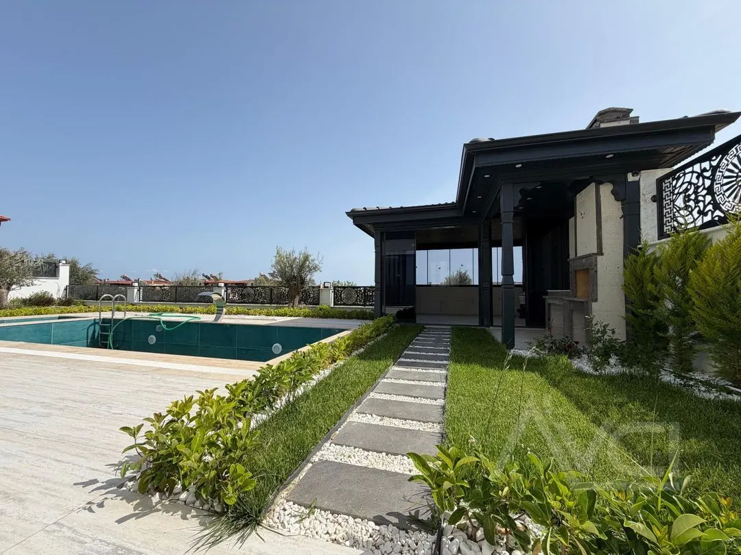 AVCI’DAN ALTINOLUKTA 700M2 İÇERİSİNDE BEYAZ KONAK