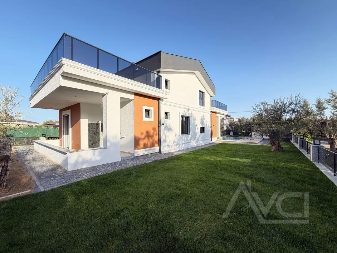 AVCI’DAN 700M2 ARSA İÇİNDE MÜSTAKİL HAVUZLU VİLLA