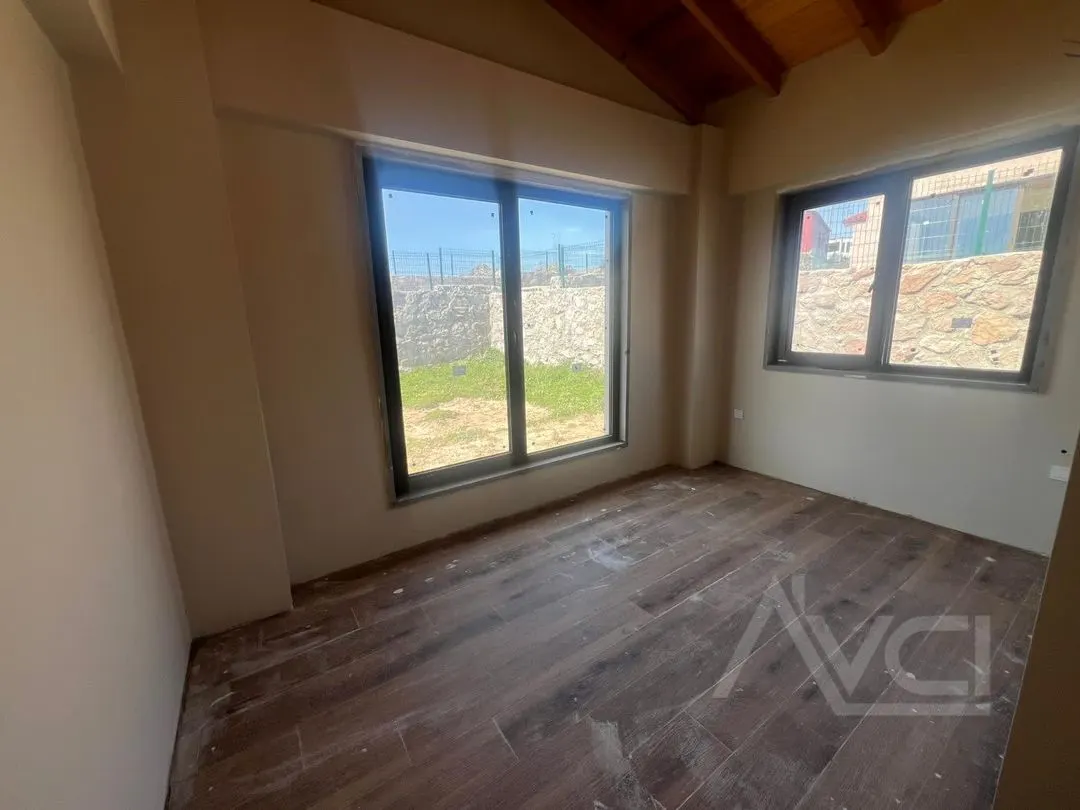 AVCI'DAN 600M2 ARSA TEK KATLI TAŞ 3+1 DENİZ MANZ EN ÖN VİLLA