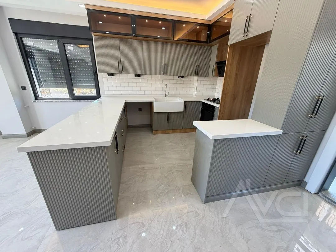 AVCI'DAN DENİZE 250MT LÜKS DENİZ MANZARALI 4+1 VİLLA