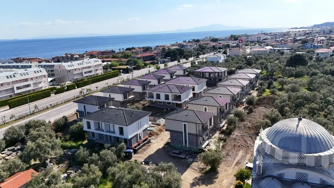 AVCI-YALI ADATEPE DENİZE 100MT HAVUZLU 6,000M2 İÇİNDE 4+1 VİLLA