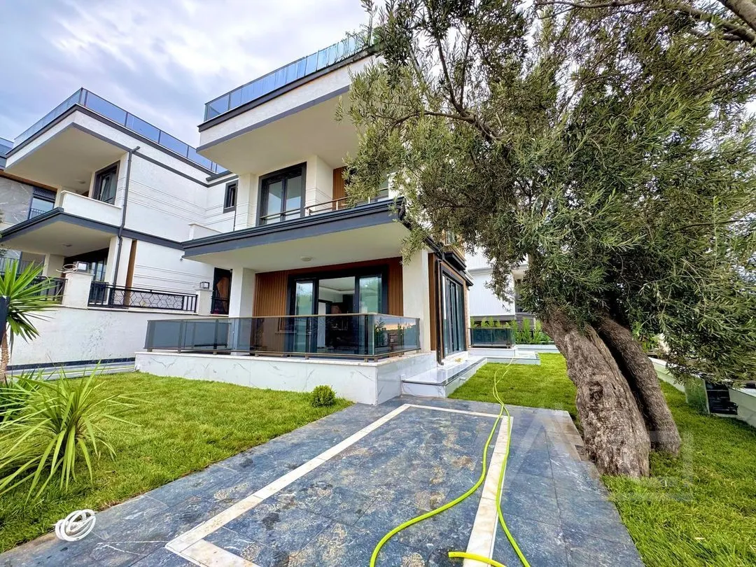 AVCI’DAN DENİZE 100MT DENİZ MANZARALI TAM MÜSTAKİL VİLLA