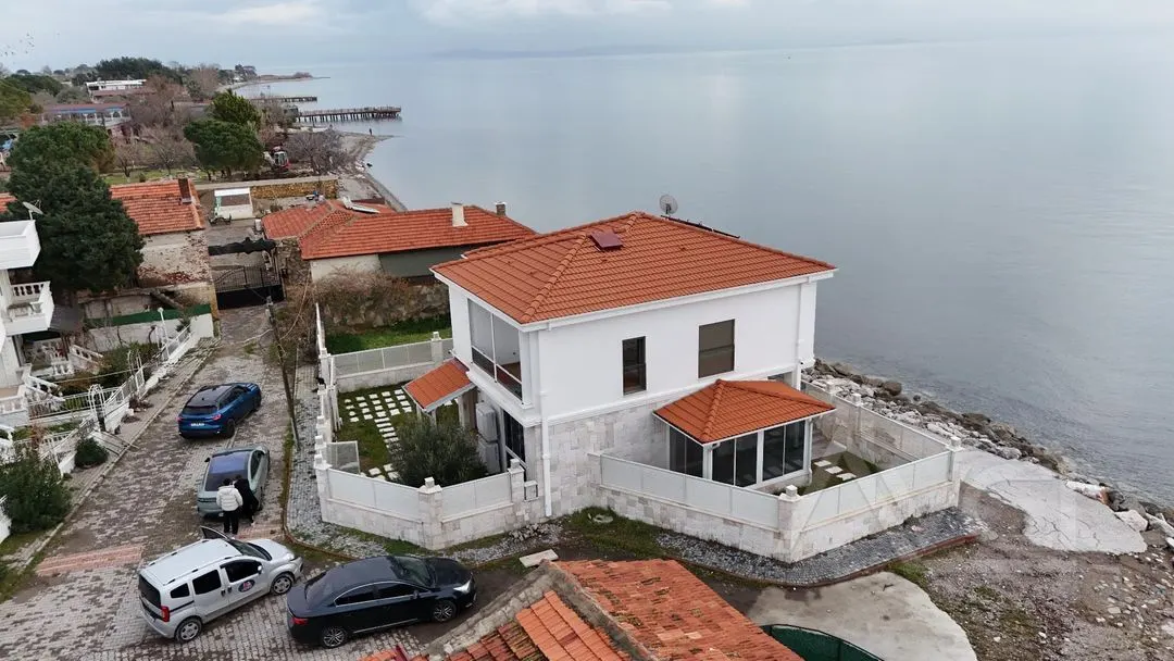 AVCI’DAN DENİZE SIFIR ALTINOLUK NARLI’DA TAM MÜSTAKİL VİLLA
