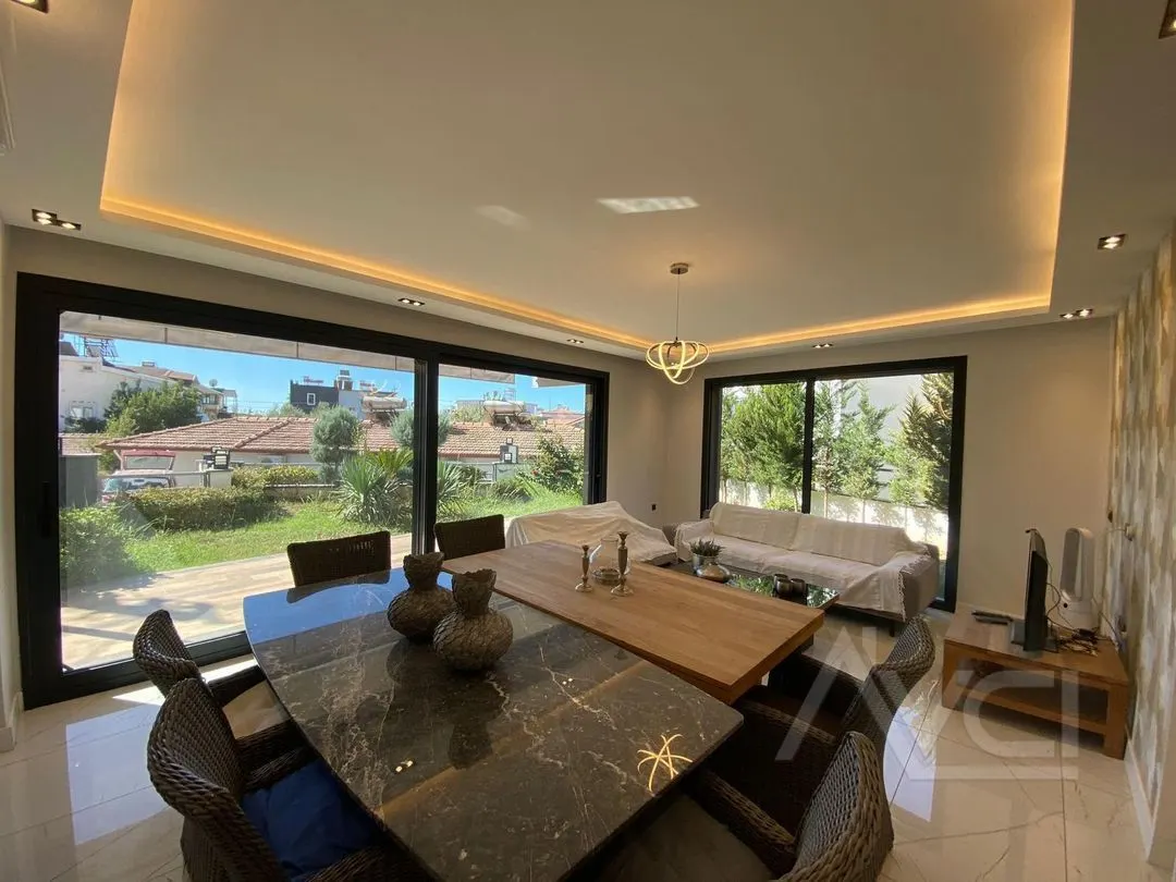AVCI’DAN DENİZE 50 MT TAM MÜSTAKİL DENİZ MANZ 4+1 VİLLA