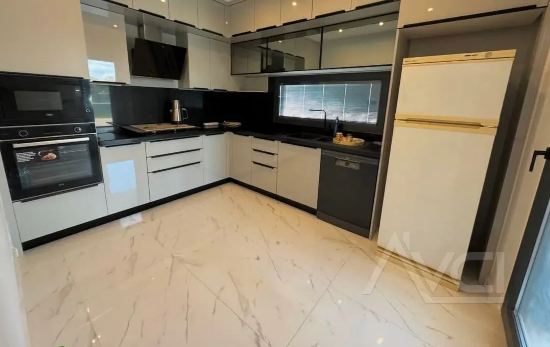 AVCI’DAN DENİZE 150 MT TAM MÜSTAKİL HAVUZLU EMSALSİZ VİLLA