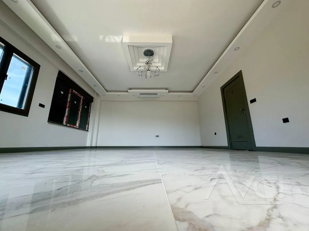 NARLIDA DENİZE 300MT 3+1 GENİŞ BAHÇE ALANI + HAVUZ  AYRI MUTFAK TERASLI